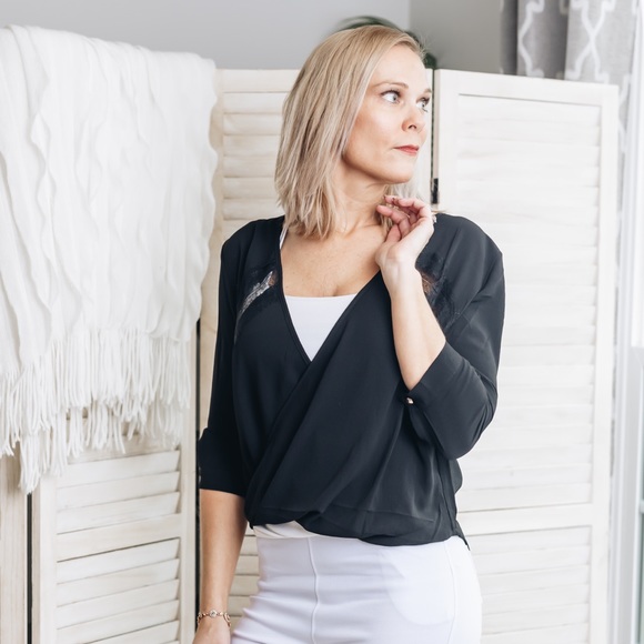 Black lace top - Picture 4 of 8